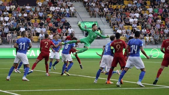  恩波利年轻中卫成长迅速，关键拦截助球队逼平豪门